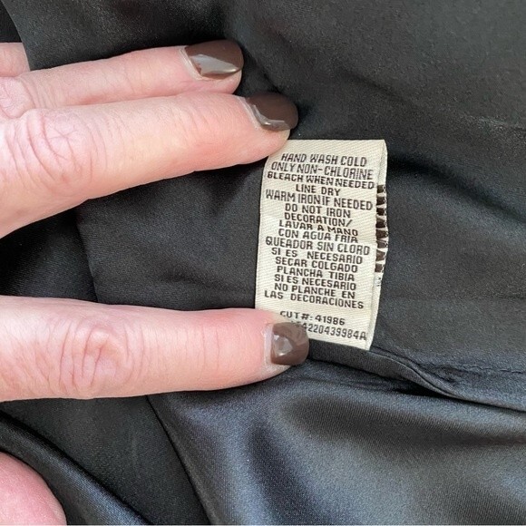 NWOT BEIGE by eci Floral Black Silver Striking 3D Halter Tie Top Sleeveless SZ L - Picture 8 of 11